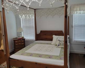 Habersham canopy bed