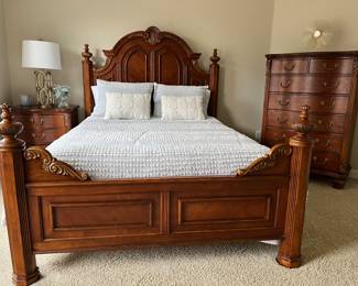Queen Bed, 7 Drawer Chest & 3 Drawer Nightstand