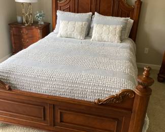 Master Design Queen 4 Poster Bed