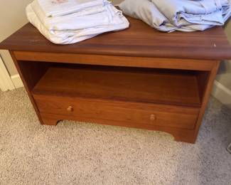Chest w/Drawer