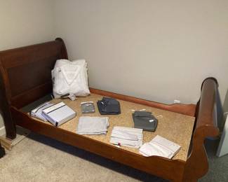 Twin Sleigh Bed & Linens