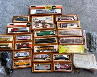 Vintage TYCO Train Set With Accessories