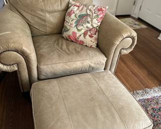 Beautiful Bassett arm chair with ottoman