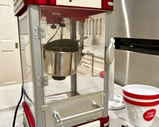 SOLD Popcorn popper-