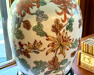 SOLD Wildwood hand painted porcelain table lamp - - 17x24h