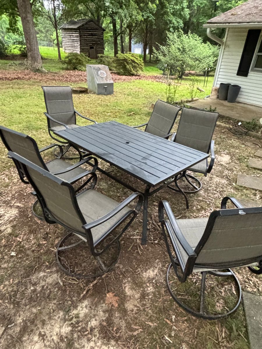 Outdoor table and chairs