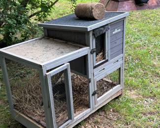 Small chicken hutch or rabbit