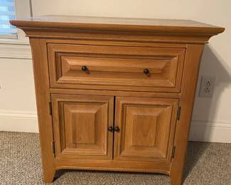 Thomasville furniture Thomasville American Revival Nightstand  White Oak we have two