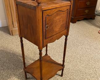 Smoke stand with copper lining 