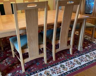 Like new, excellent condition solid white oak wood, Thomasville American Revival Collection. 6 upholstered chairs 1 arm, 5 side