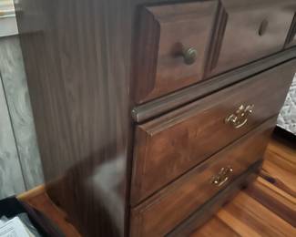 Small chest of drawers 