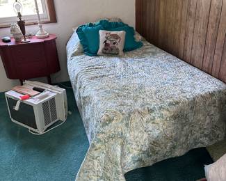 Fold up rollaway bed 