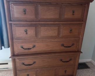 Bassett 5-drawer  Dresser 