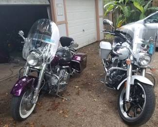 2002 Harley Davidson on left