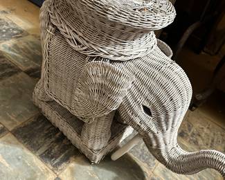 Wicker elephant 