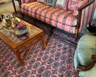 Beautiful vintage couch 