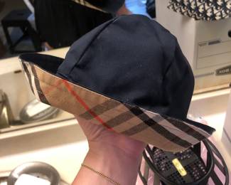 Burberry bucket hat