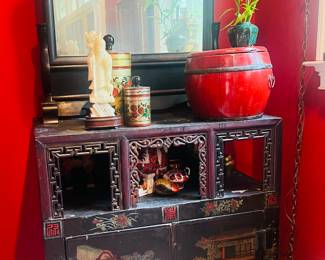 Antique. Chinese chest