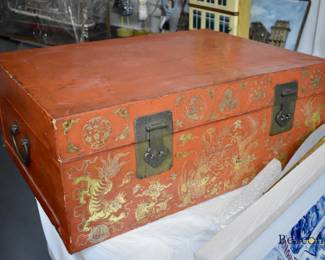 Red and gold CHinese trunk
