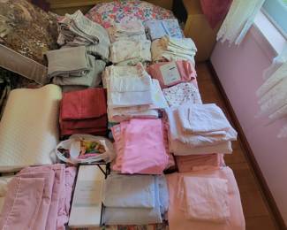 Lots Of Clean Like New Full Sheet Sets 