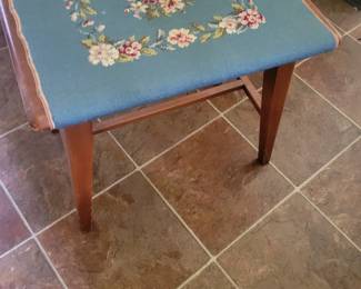 Embroidery Top Stool 