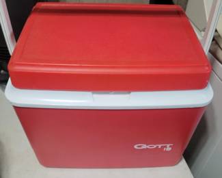 1980 Gott 8 Personal Ice Cooler  