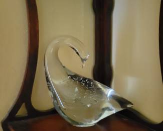 Swan Glass Paperweight 