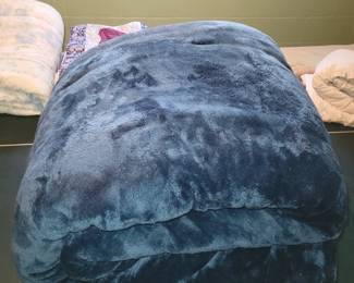 Queen- King Heavy Fur Comforter 