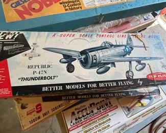 Vintage Top Flight Model Airplane Kit P-47N Thunderbolt (2 of 2)