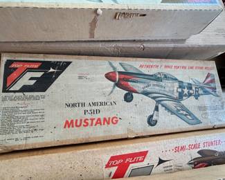 Vintage Top Flight Model Airplane Kit P-51D Mustang