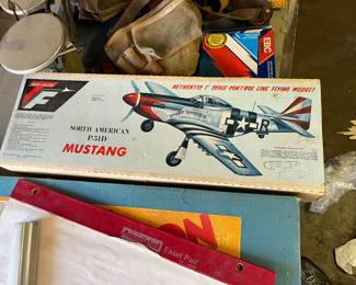 Vintage Top Flight Model Airplane Kit P-51D Mustang