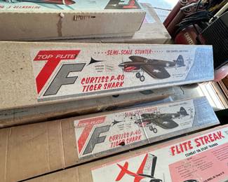 Vintage Top Flight Model Airplane Kit Curtiss P-40 Tiger Shark