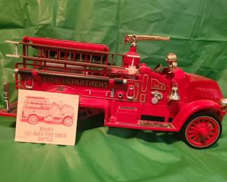 Vintage Jim Beam 1917 Bulldogs Mack AC Fire Truck Bourbon Decanter
