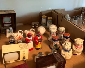 VINTAGE SALT & PEPPER SHAKERS