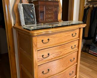 CHEST OF DRAWERS