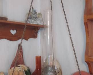 Hanging oil lamp