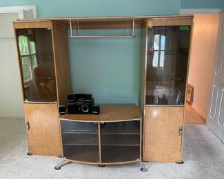 	#67	Entertaiment Lighted Center Wall Unit YOU MOVE	88x19x73		25.00																							
	#68	Entertaiment Lighted Center Wall Unit	41x21.5x27		--																							