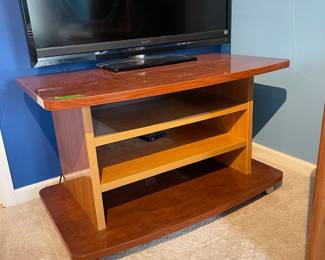 	#65	Laminate lacquer rolling cart	42.5x25.5x26		40.00																							