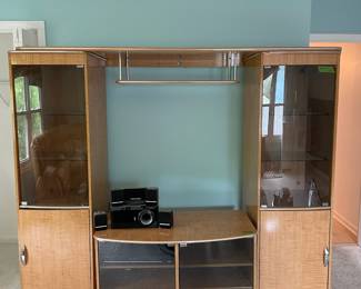 	#67	Entertaiment Lighted Center Wall Unit YOU MOVE	88x19x73		25.00																							
	#68	Entertaiment Lighted Center Wall Unit	41x21.5x27		--																							
