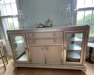 	#29	Ashley Coralayne Dining Server/Buffet	56x18x34		200.00																							