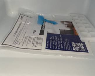 	#41	Arctic Mini Fridge - NEW 	n/a		50.00																							