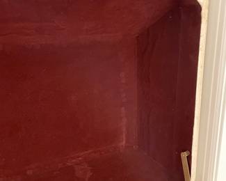 	#48	Hand painted small rose chest w/felt lining	27.5x16x21		30.00																							