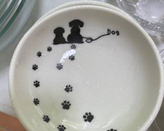 	#136	7pc snack set "Dog" Snack Set Bowls			20.00																							