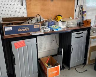 	#40	Suncast Work Bench - 2 doors, 2 drawers	71.5x20x39		40.00																							