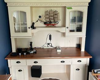 	#51	Christopher Lowell Farmhouse Style Office Desk + Chair - 4 doors, 3 drawers YOU MOVE	61X24X72		40.00																							