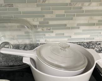 	#142	Corningware "Blue Cornflower" Range/Topper Metal Bottom: 3pc Set - 5qt dutch oven, 2.5qt sauce pan/lid			75.00																							