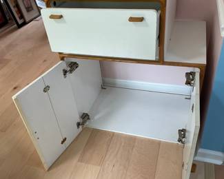 	#9	Honey Oak Trim pull drawer	23.5x21.5x13		15.00																							
	#10	Honey Oak Trim bifold doors	31.5x21.5x25		20.00																							