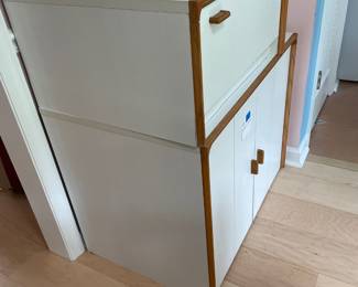 	#9	Honey Oak Trim pull drawer	23.5x21.5x13		15.00																							
	#10	Honey Oak Trim bifold doors	31.5x21.5x25		20.00																							