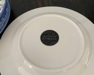 	#106	Royal Doulton "Marisol" Made in England - Salad Plates 7 3/4"			20.00																							