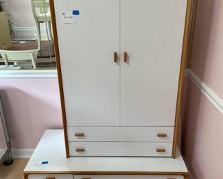 	#16	Honey Oak Trim Storage Cabinet	31x15x50.5		20.00																							
	#17	Honey Oak Trim 2 drawer s	44x21.5x13		15.00																							